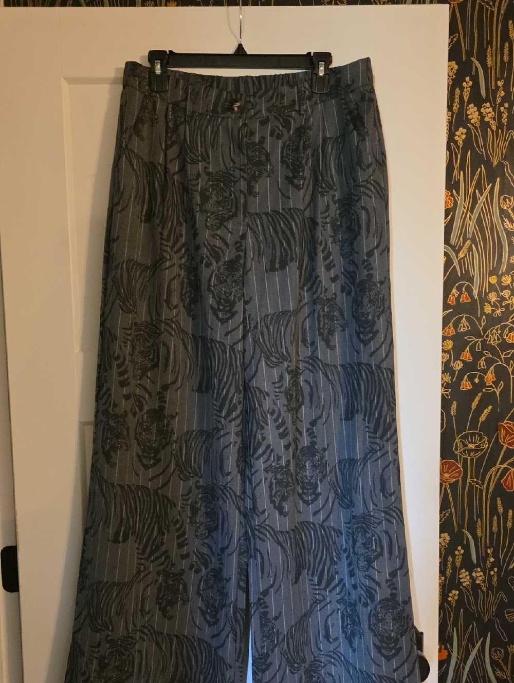 Dressed in LALA Gray Patterned Wide-Leg Pants